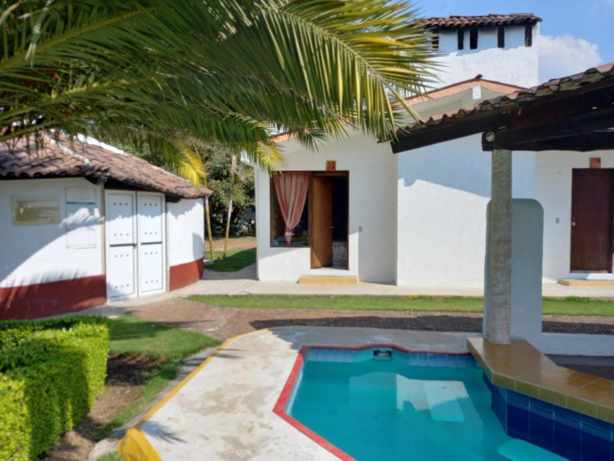 Hm Hotel El Rancho Las Margaritas 巴耶德布拉沃 外观 照片